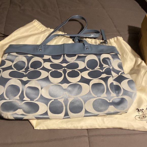 Purse - Picture 2 of 3